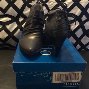 Gray Rialto Mezzanine booties Size 8